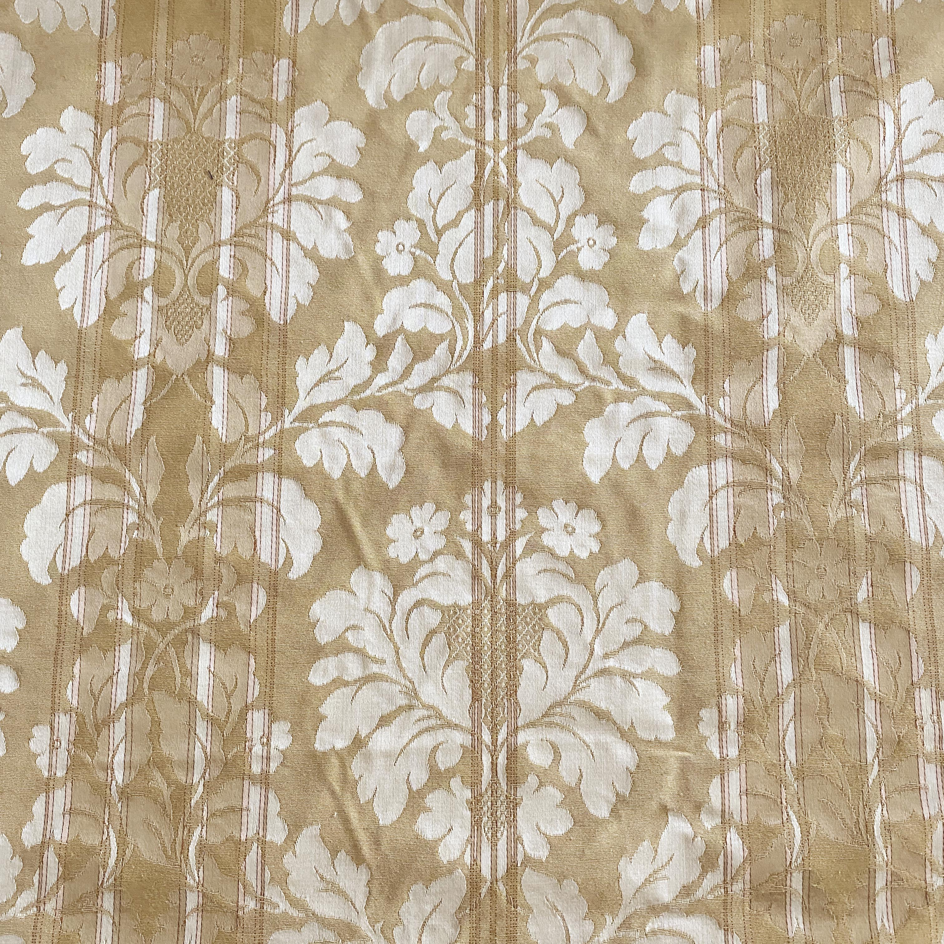 Vintage Golden Antoinette - 139cm x 400cm