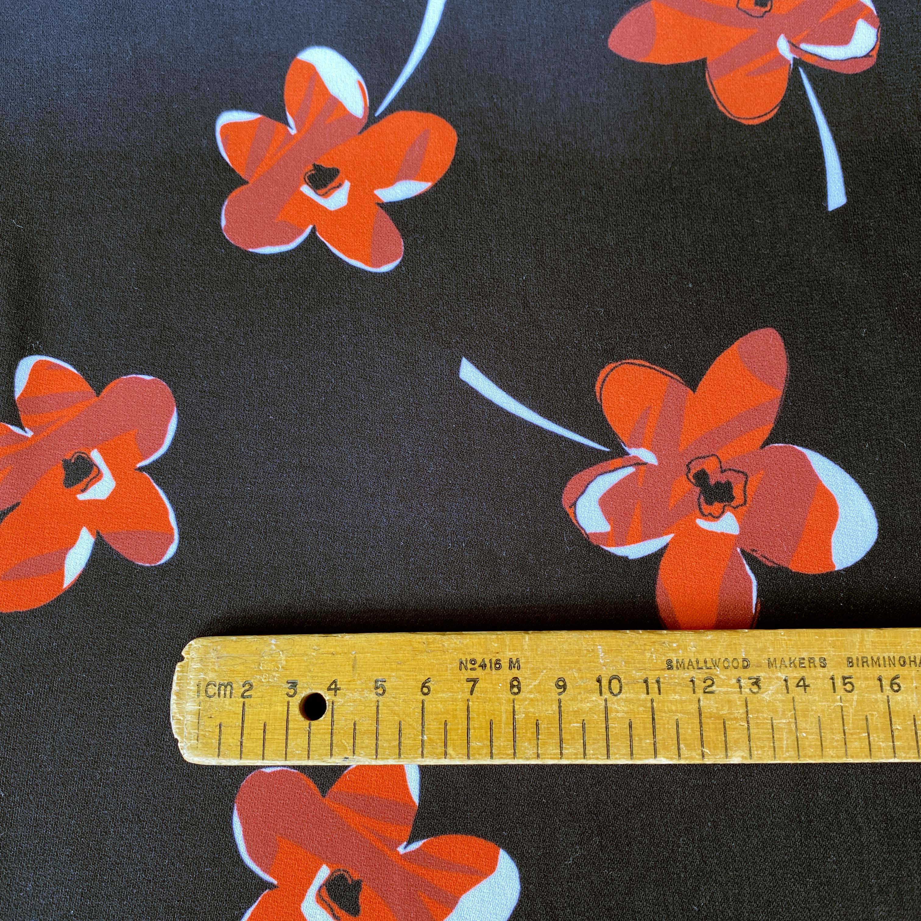 Madrid Crepe - Red / Black