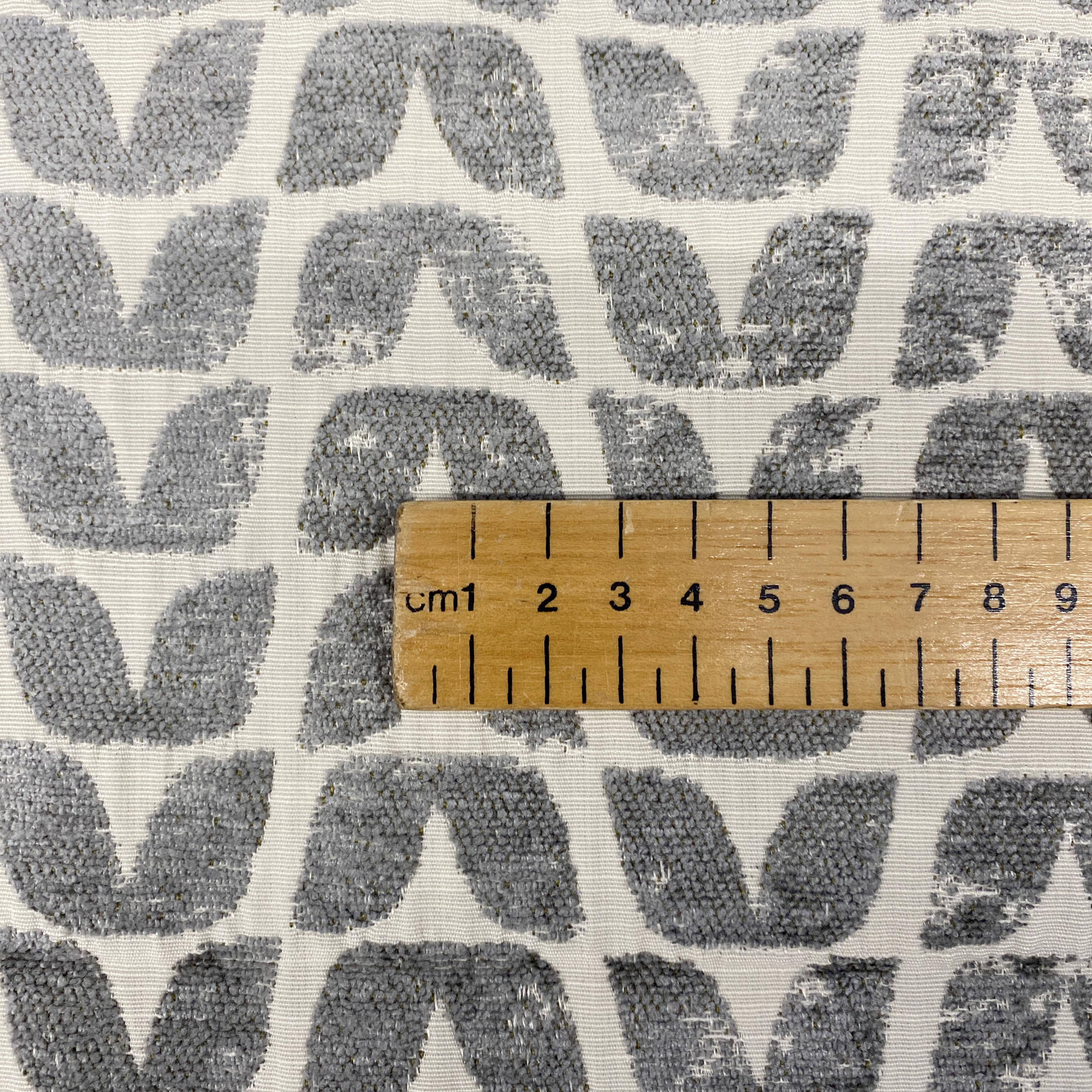 Smokey Chenille Tulips - 139cm x 230cm