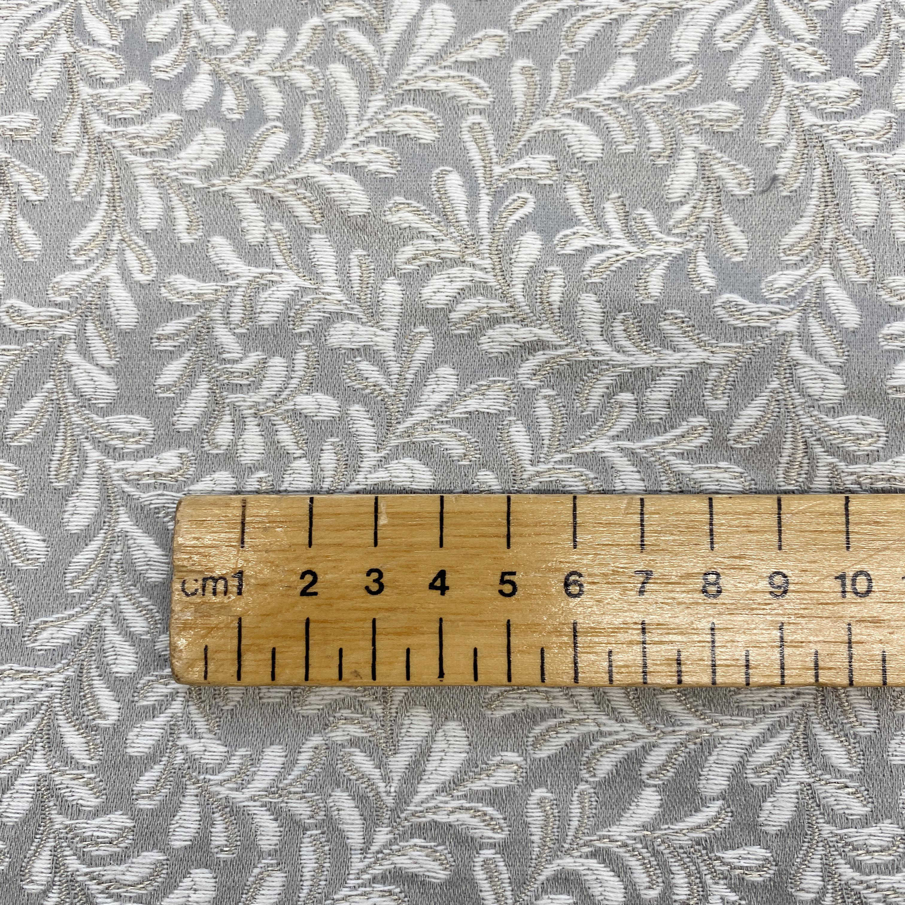 Silver Leaves - 140cm x 150cm