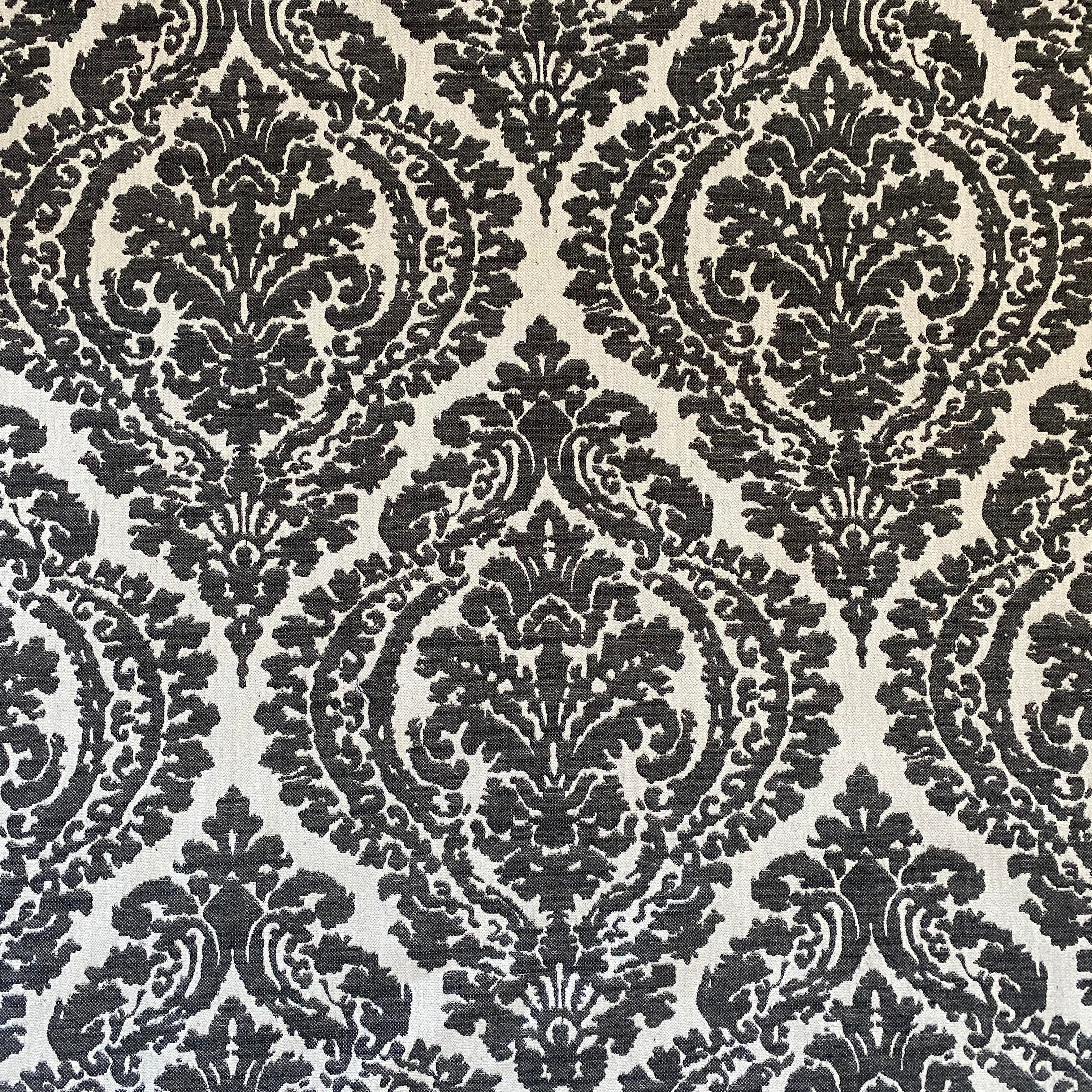 BW1004 Black and White