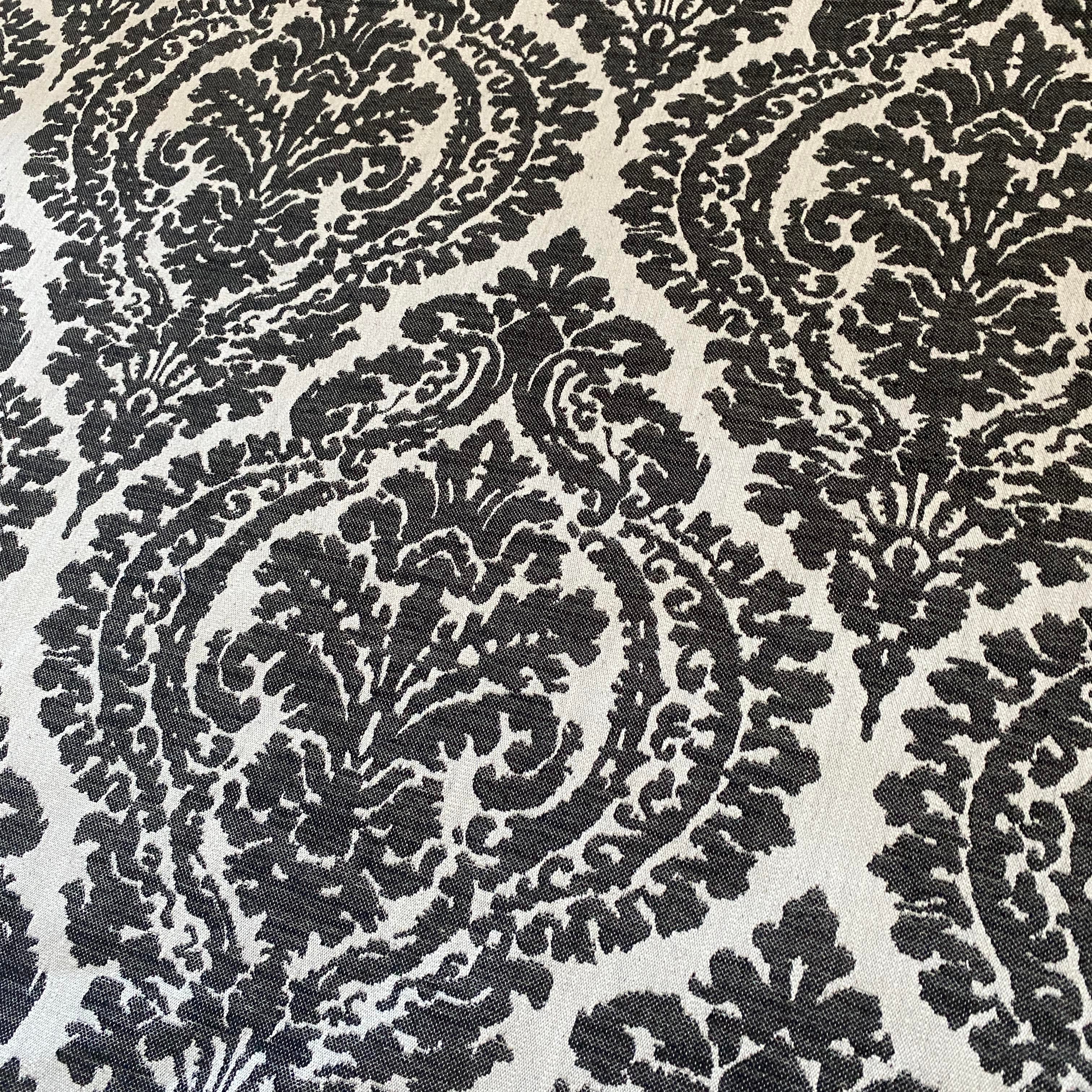 BW1004 Black and White