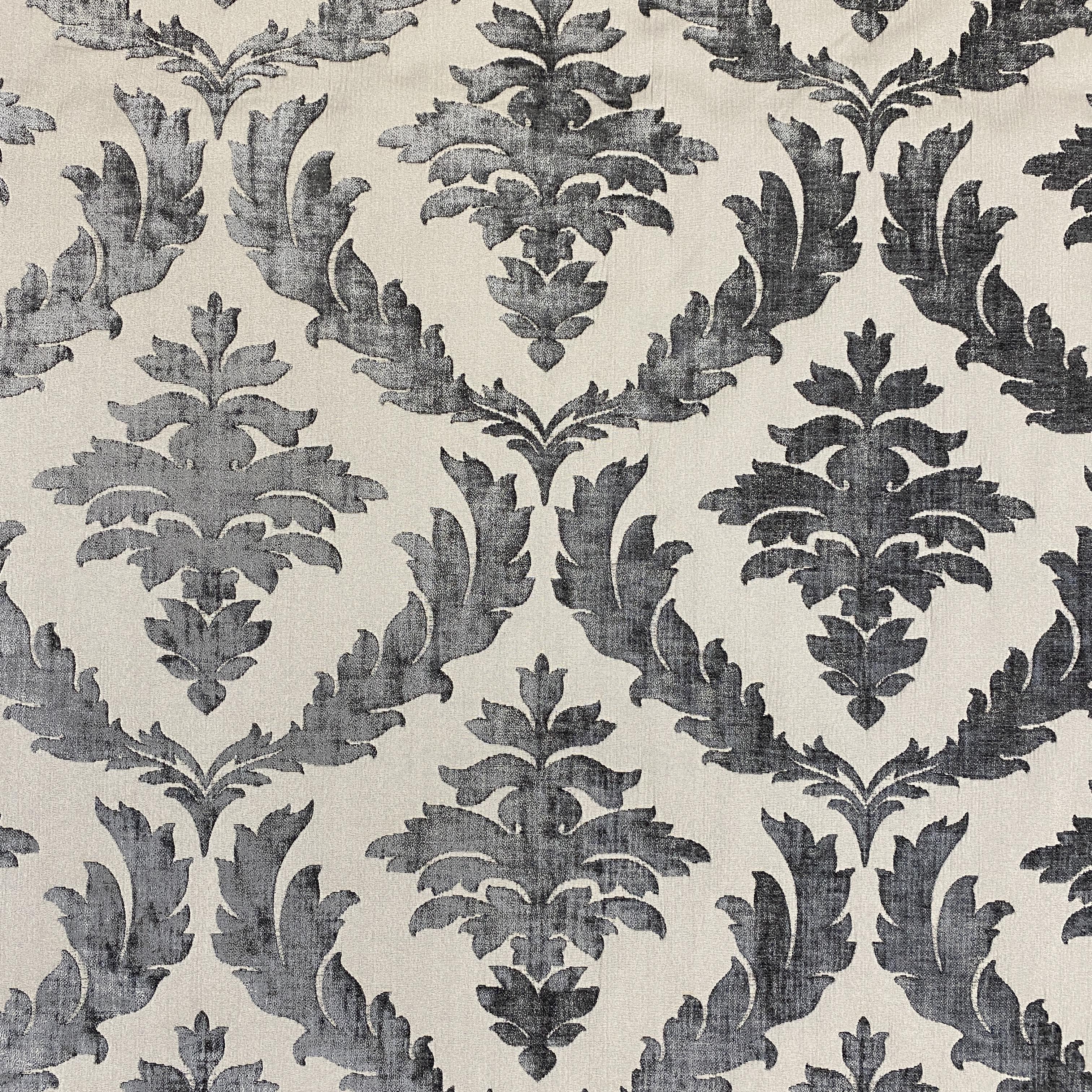 Pemberley Noir - 140cm x 185cm