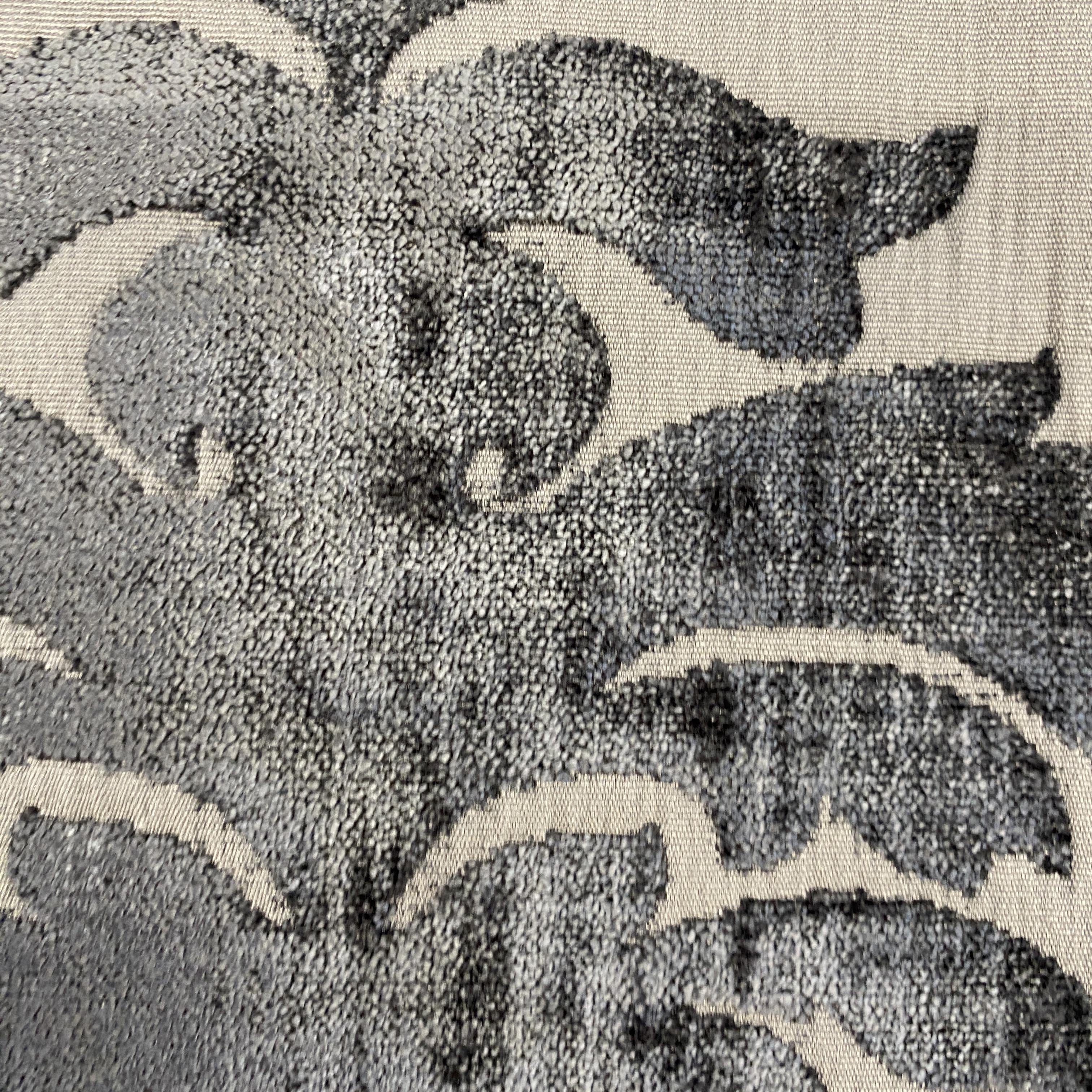 Pemberley Noir - 140cm x 185cm