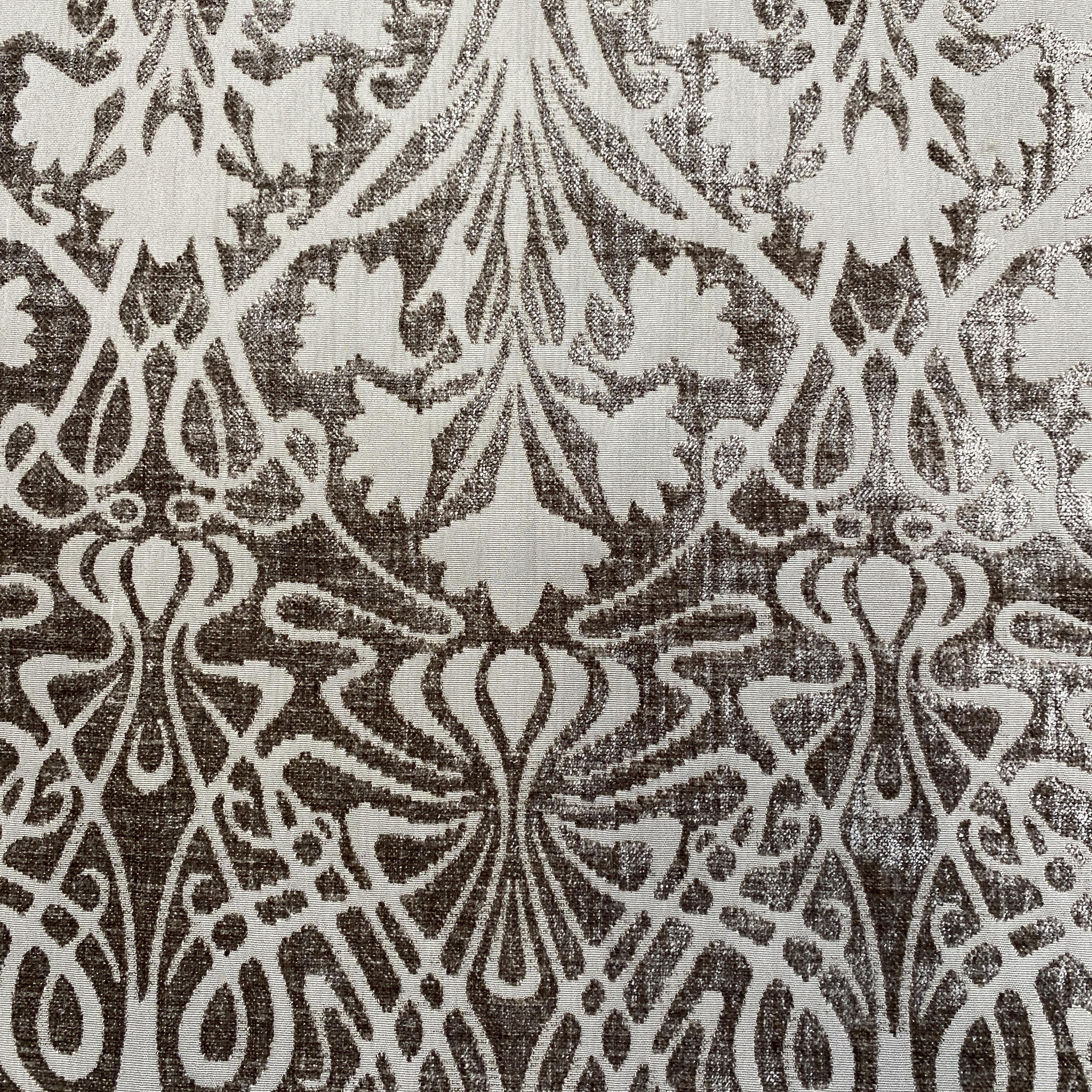 Daenerys Silver - 142cm x 340cm