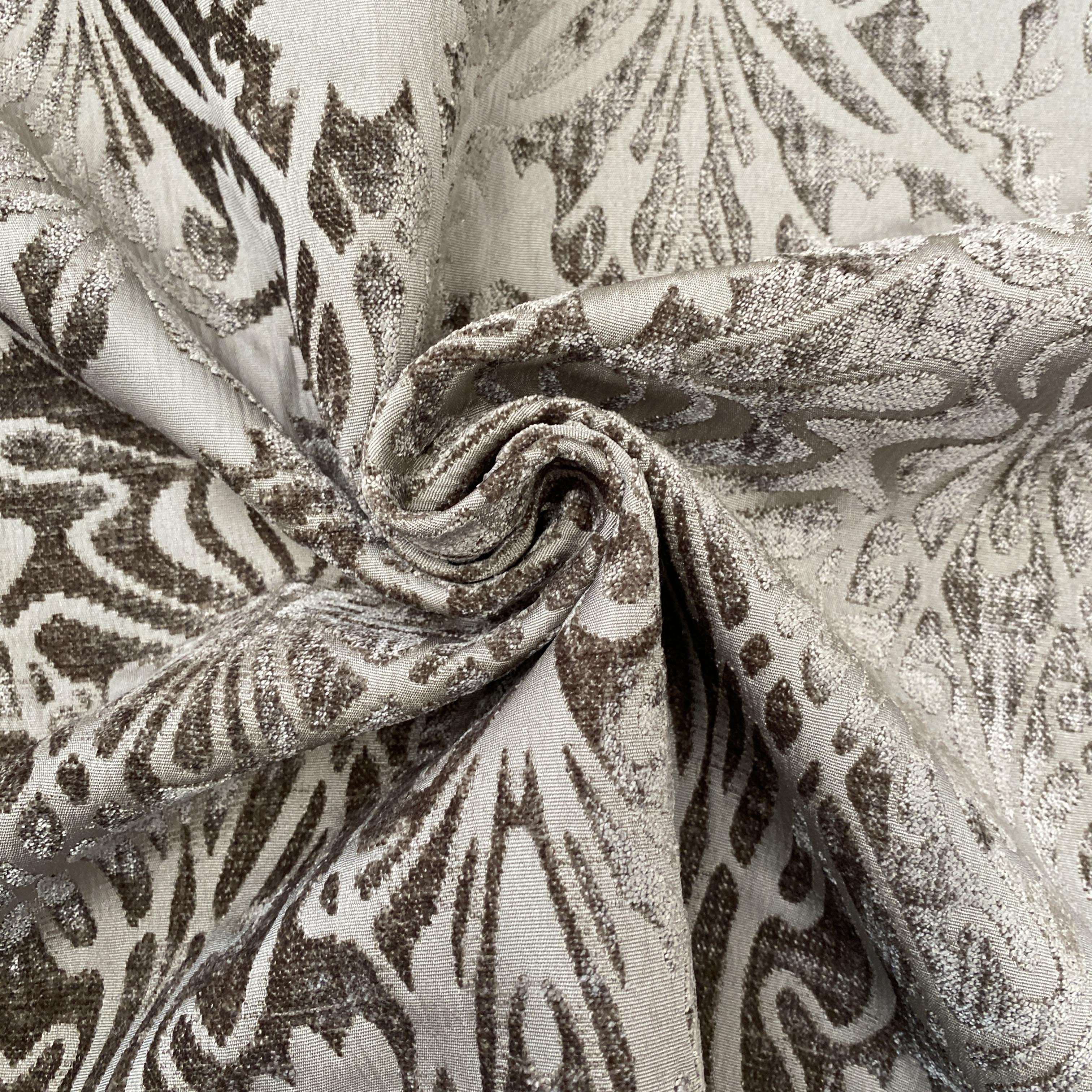 Daenerys Silver - 142cm x 340cm