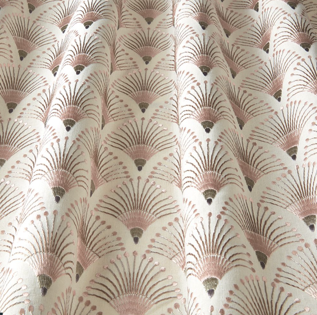 Camille Rosedust - 130cm x 260cm