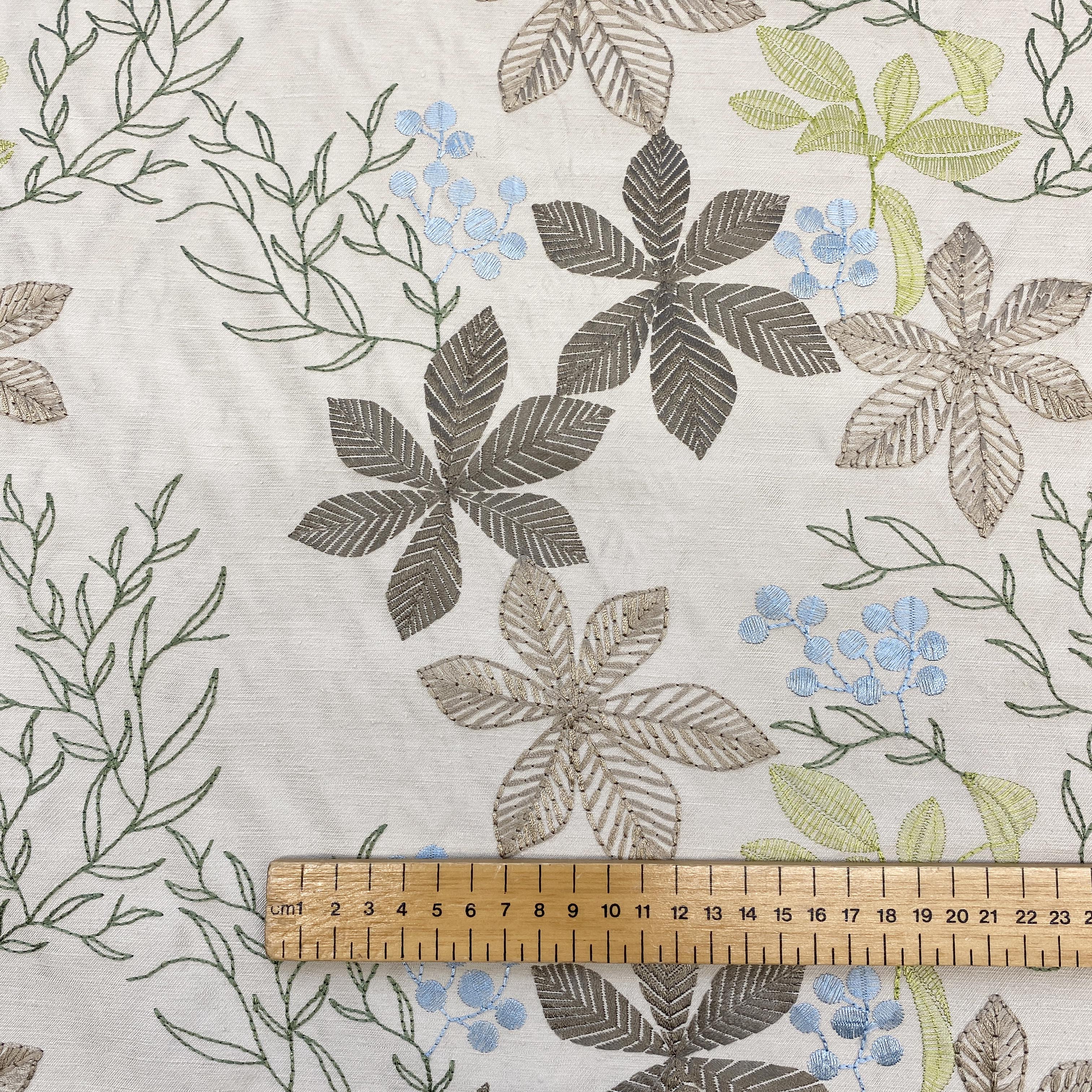 Oriental Latte Flowers - 130cm x 170cm