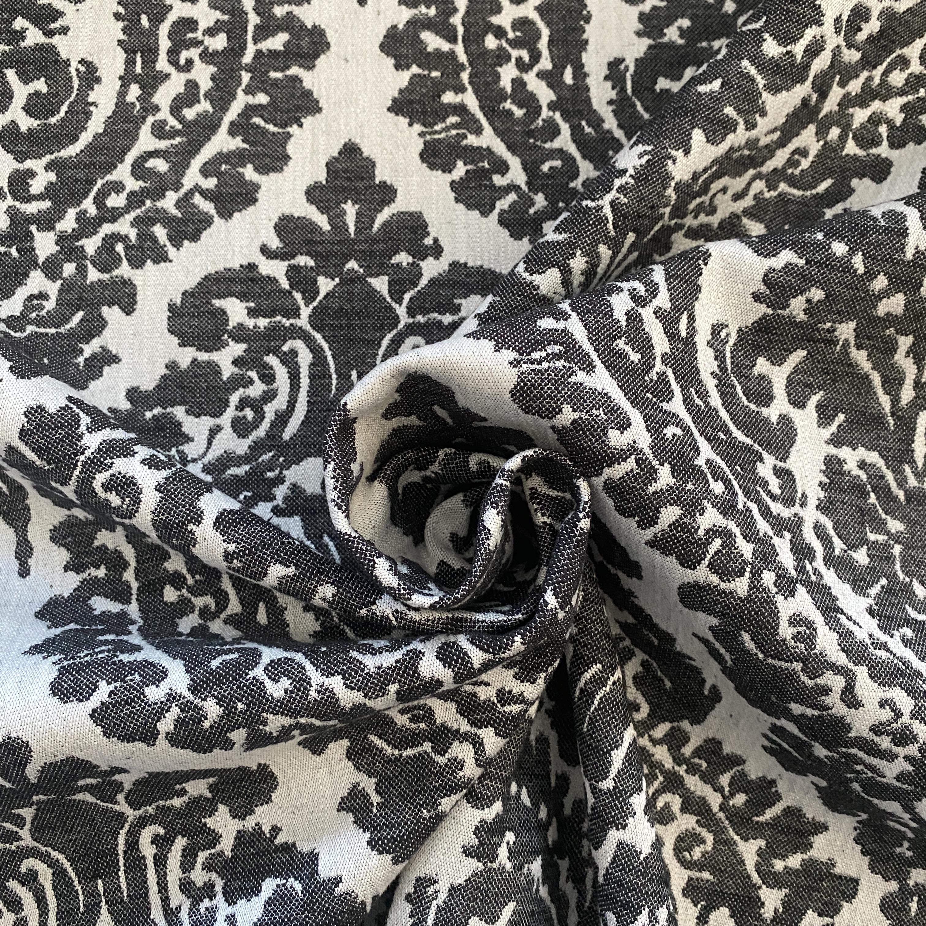 BW1004 Black and White