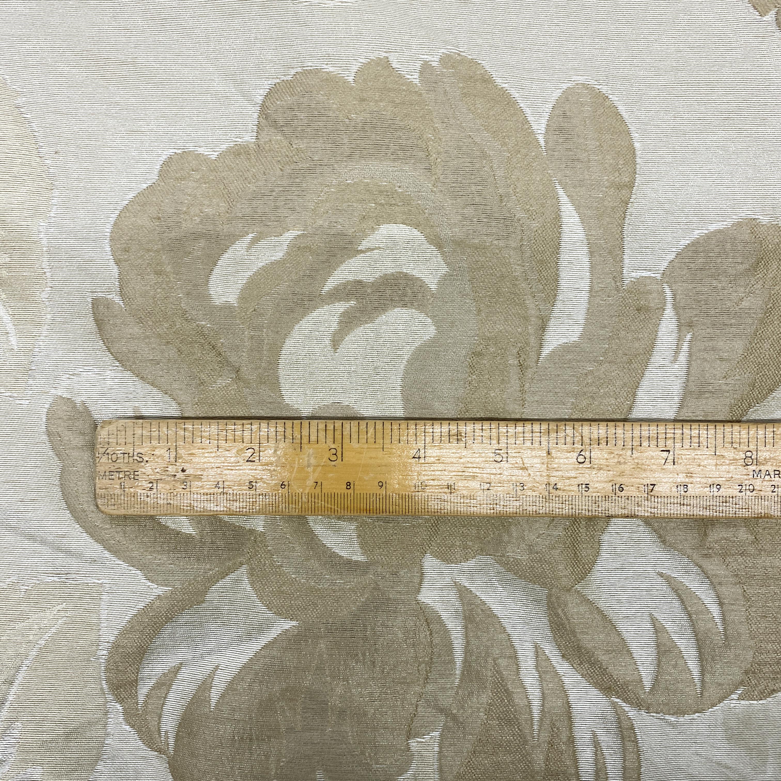 Golden Gorgeous Flowers - 140cm x 630cm