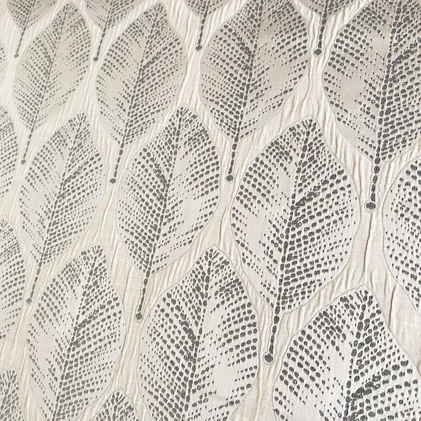 Silver Large Leaves - 139cm x 140cm