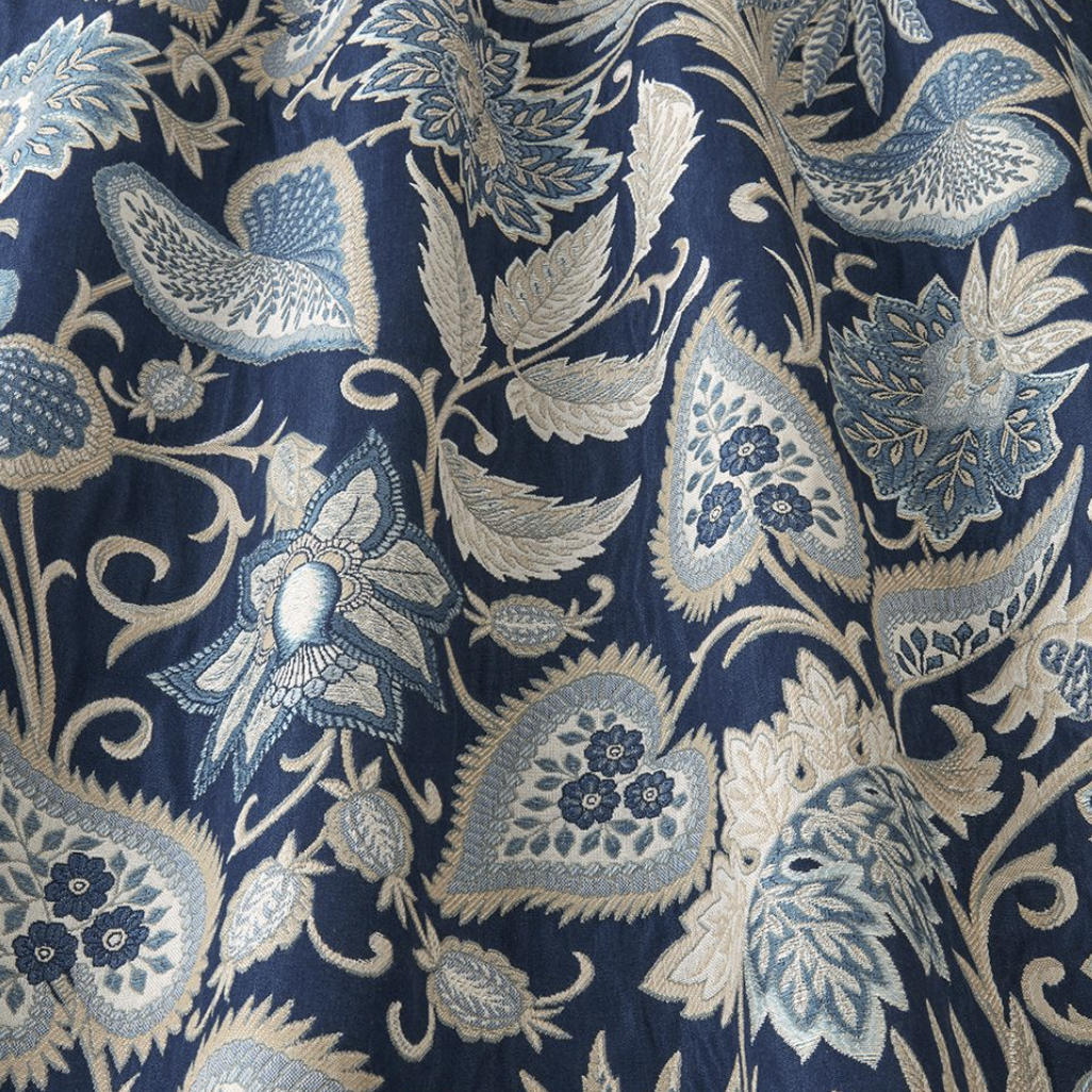 Etienne Sapphire - 144cm x 154cm