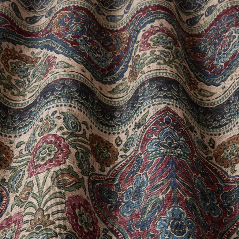 Sari Carmine - 140cm x 125cm