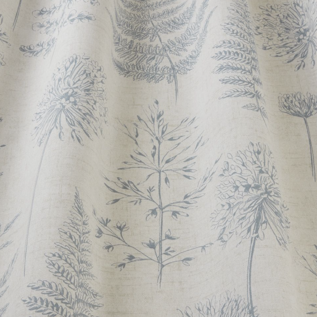 Chervil Blue Mist - 139cm x 260cm